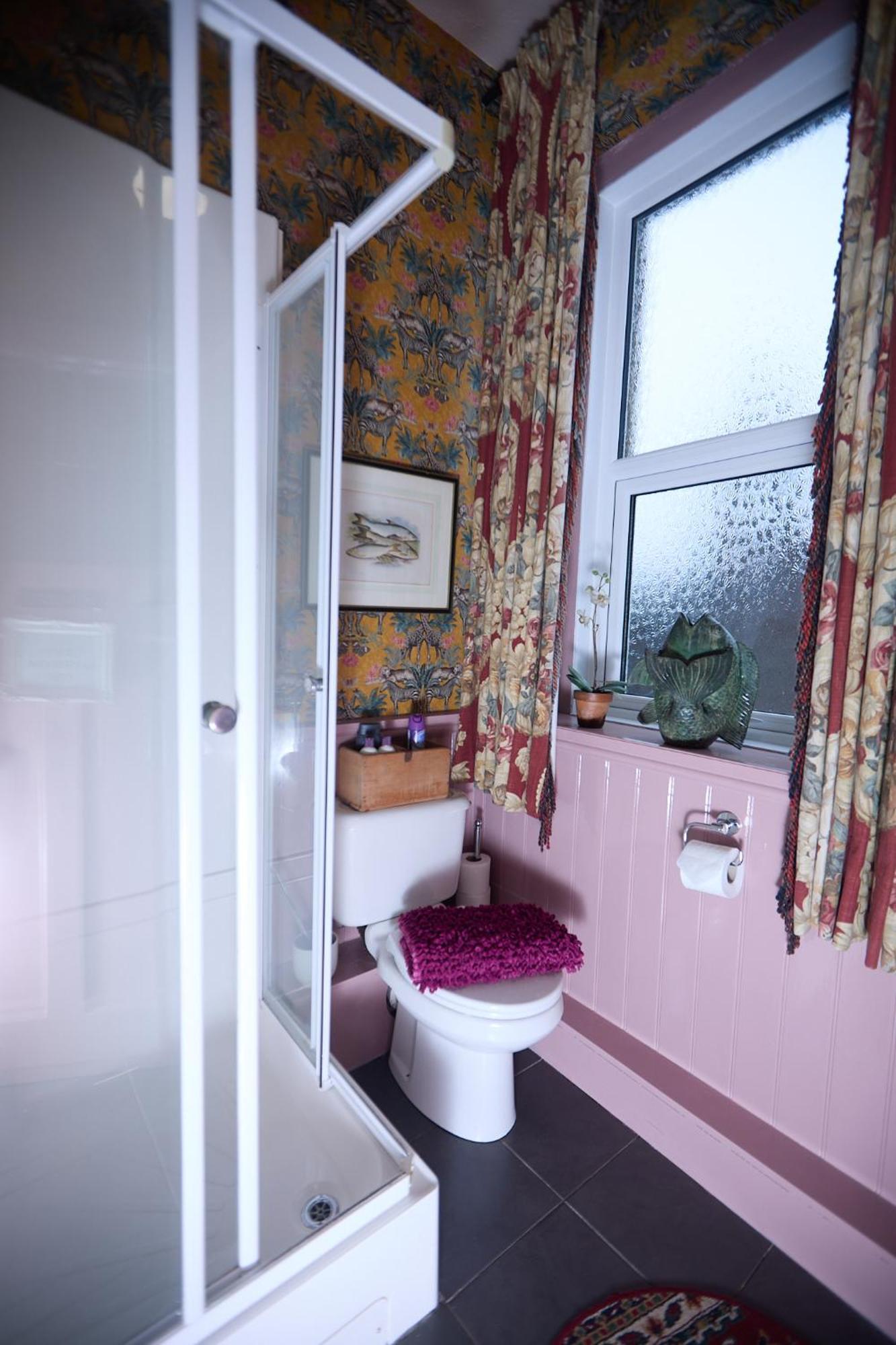Large Double Room Private External Bathroom,1742801660:JPEG